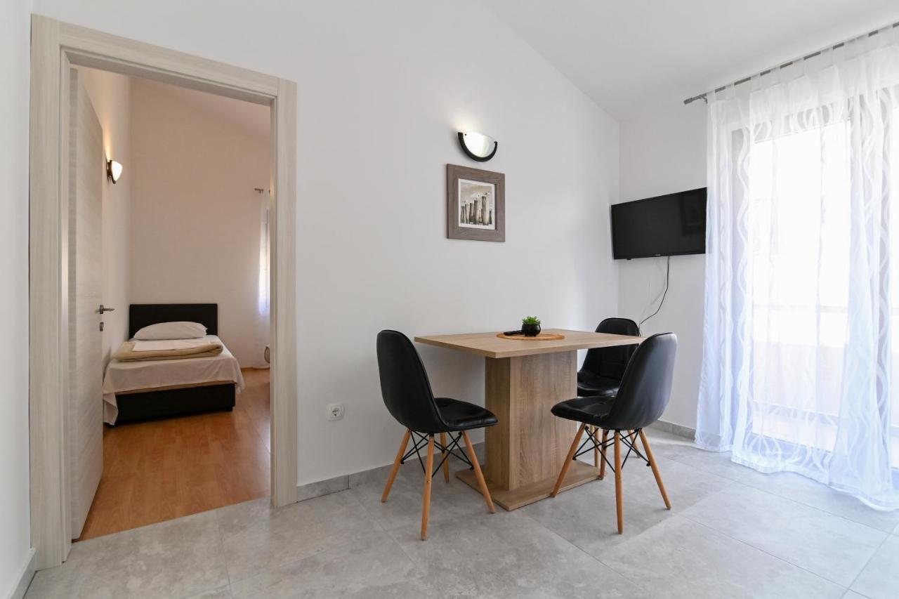 Apartments Andrea I Baška Esterno foto